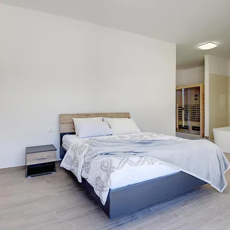 Вилла Nauta - Beautiful Ground Floor For 4 People With Playground & Sauna Pula *